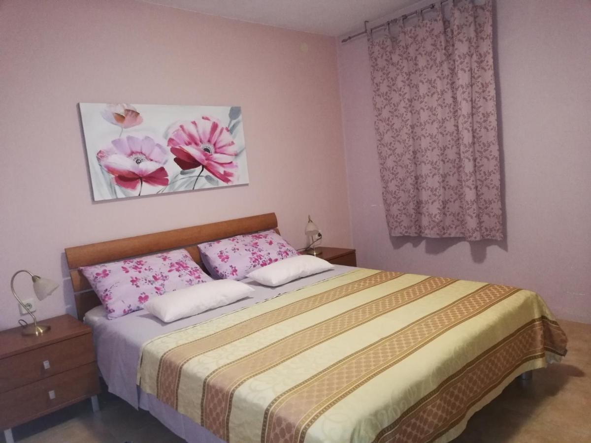 I&J Relaxing Beach Apartments Račišće Eksteriør billede