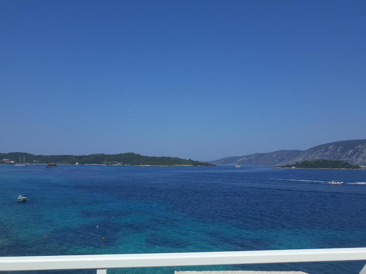 I&J Relaxing Beach Apartments Račišće Eksteriør billede
