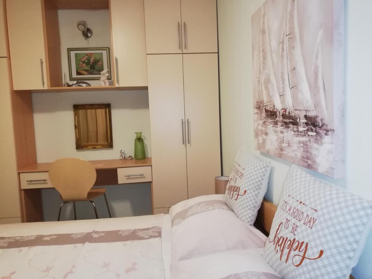 I&J Relaxing Beach Apartments Račišće Eksteriør billede