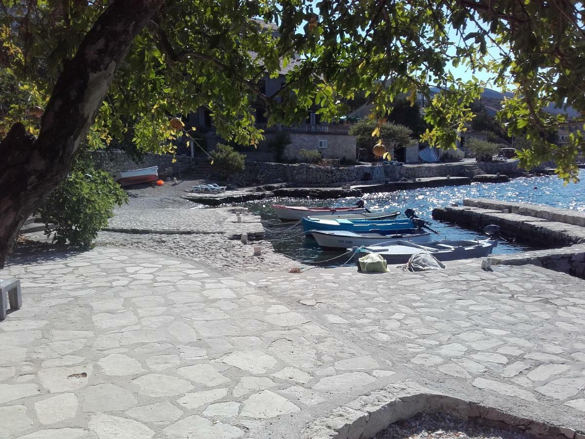 I&J Relaxing Beach Apartments Račišće Eksteriør billede