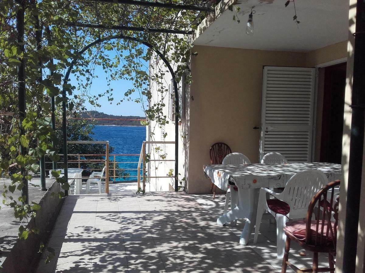 I&J Relaxing Beach Apartments Račišće Eksteriør billede