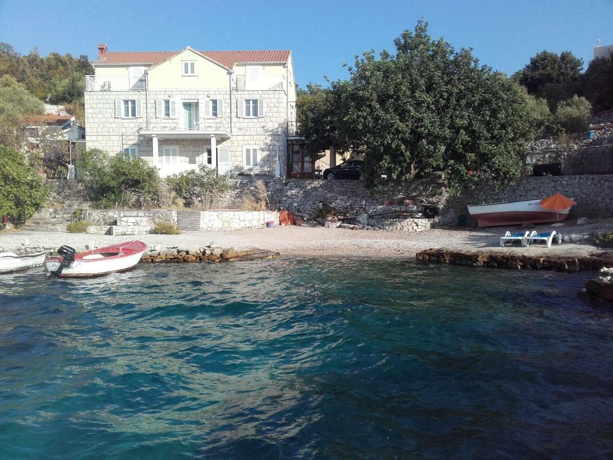 I&J Relaxing Beach Apartments Račišće Eksteriør billede