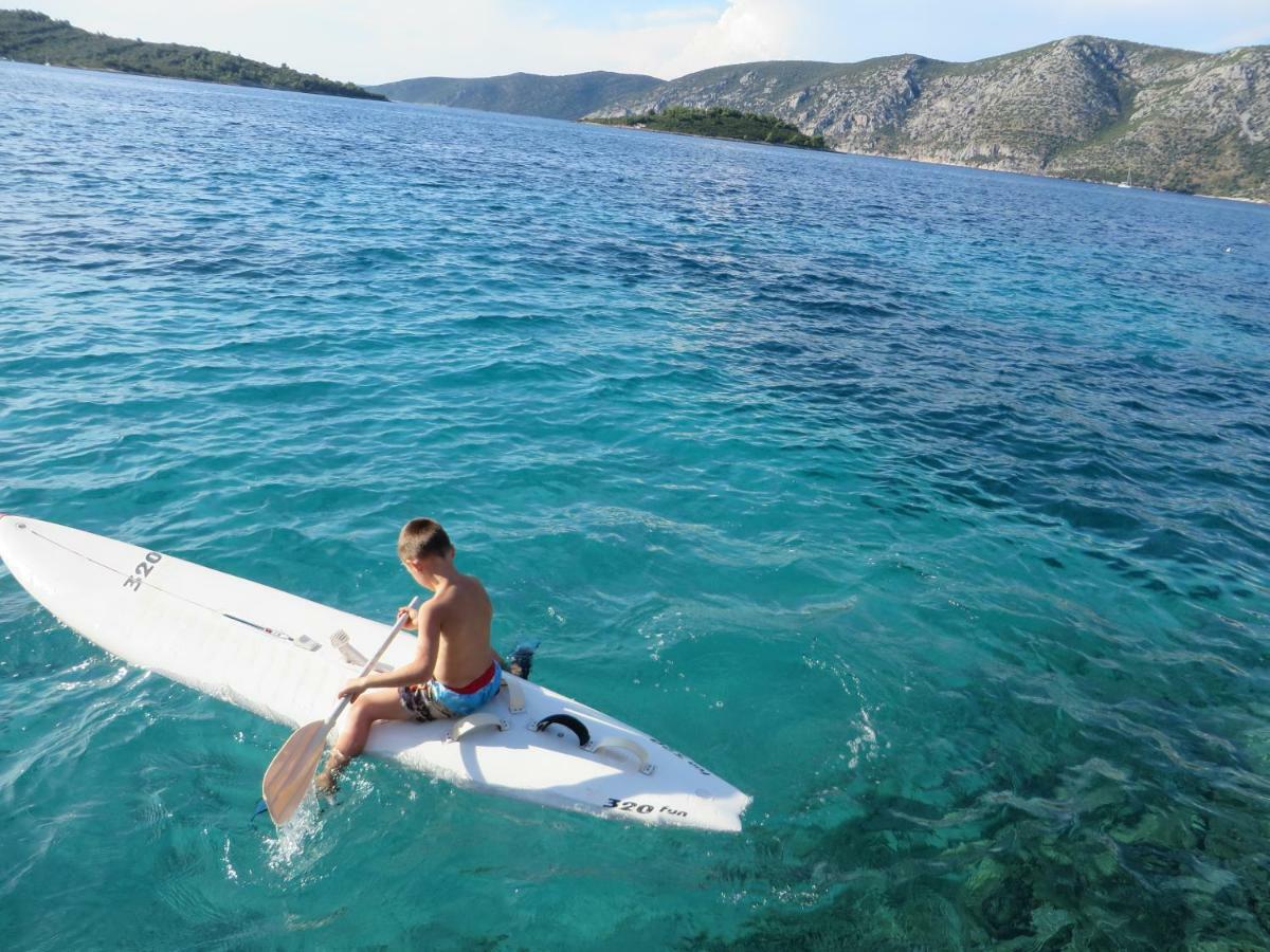 I&J Relaxing Beach Apartments Račišće Eksteriør billede