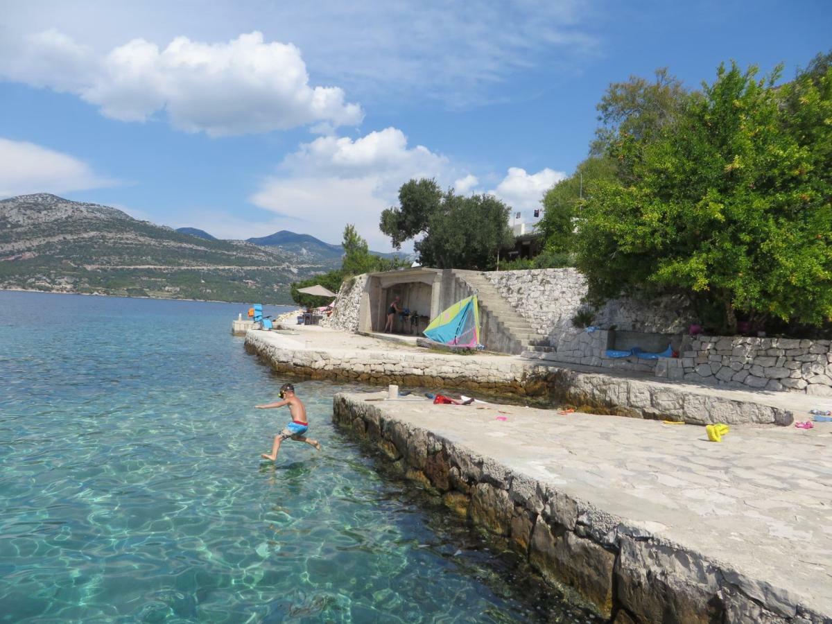 I&J Relaxing Beach Apartments Račišće Eksteriør billede