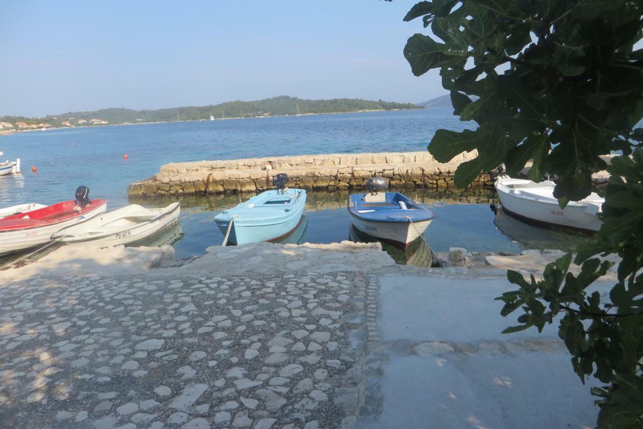 I&J Relaxing Beach Apartments Račišće Eksteriør billede
