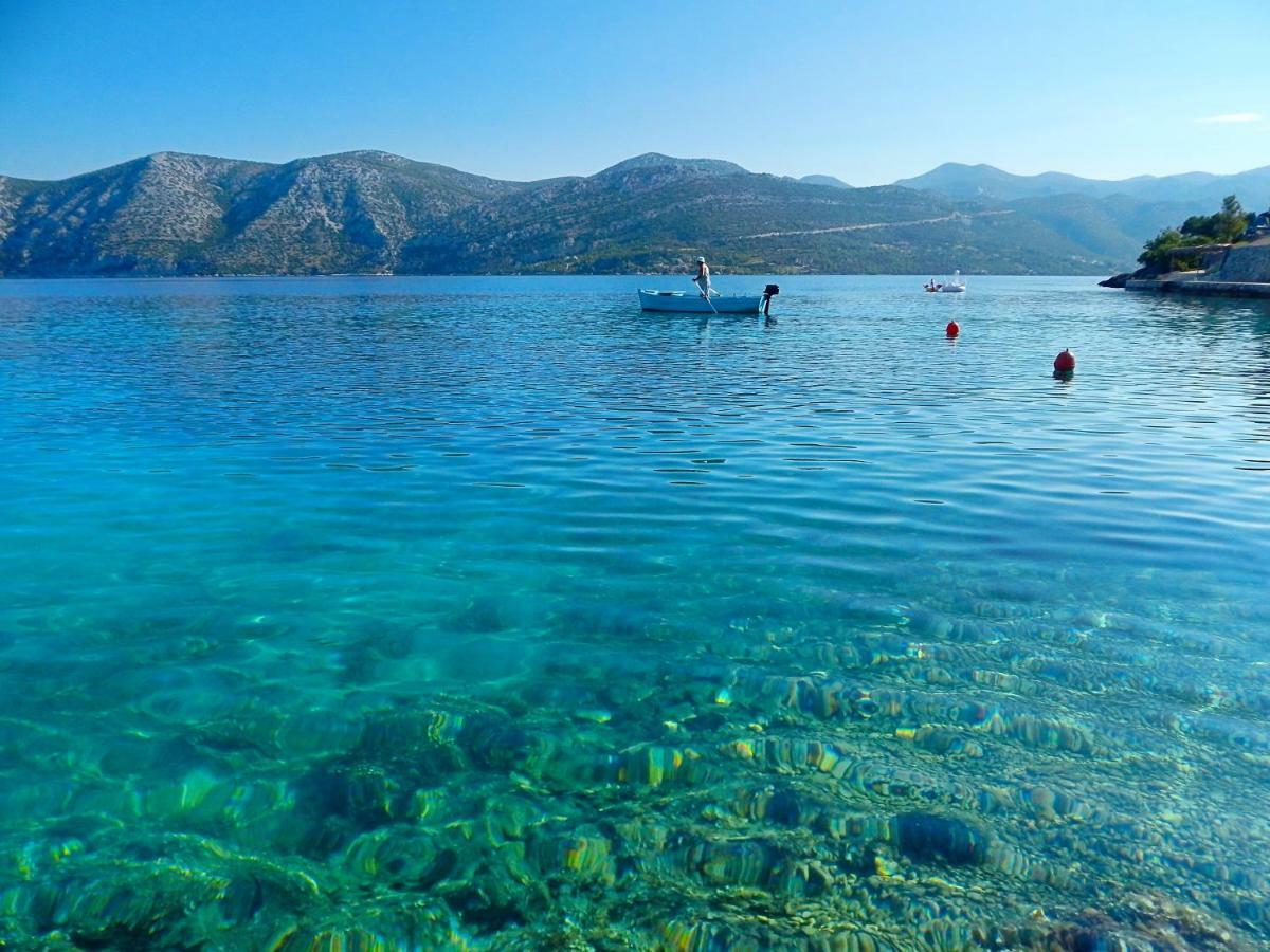I&J Relaxing Beach Apartments Račišće Eksteriør billede