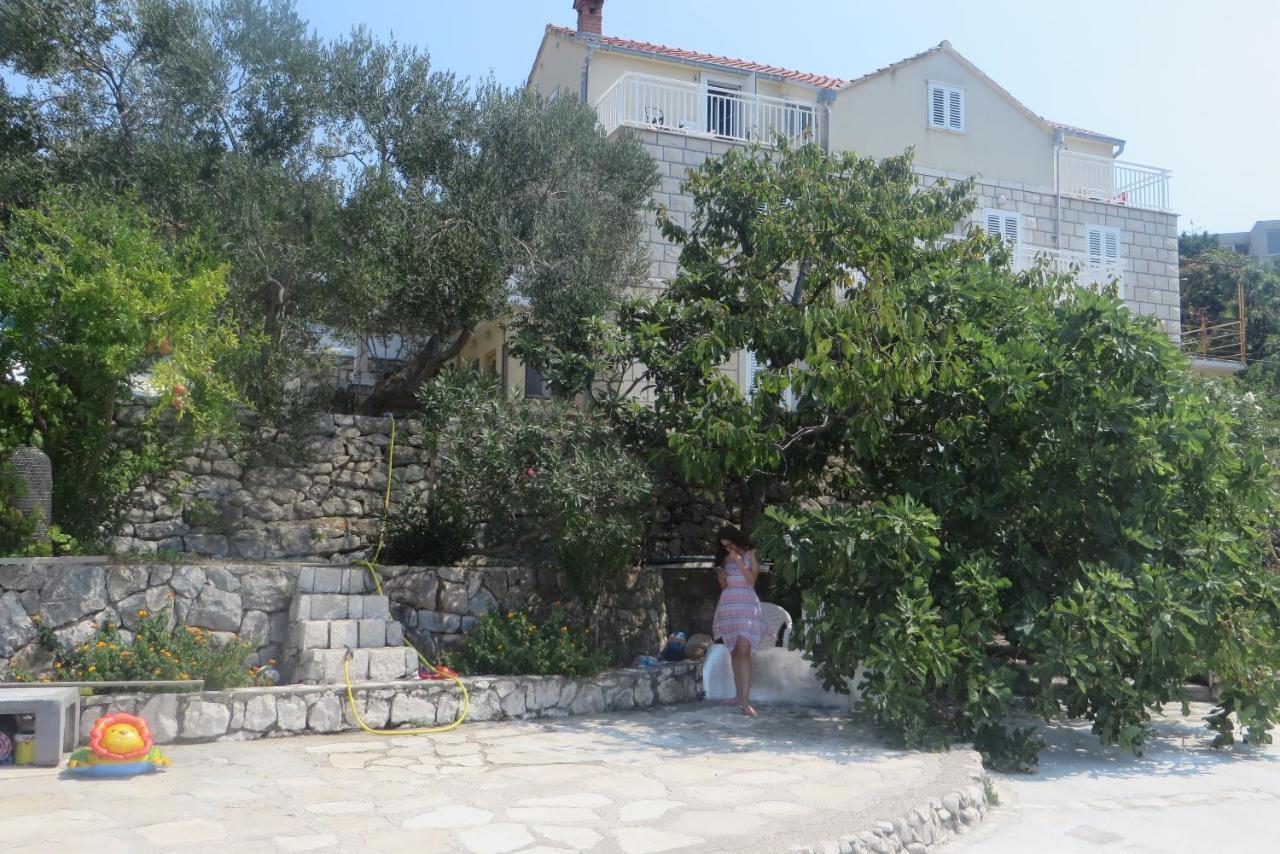 I&J Relaxing Beach Apartments Račišće Eksteriør billede